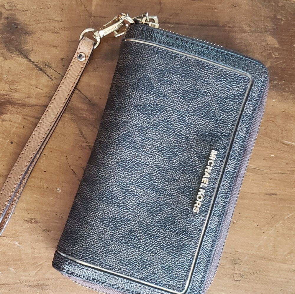 Michael Kors Mercer Zip Wallet